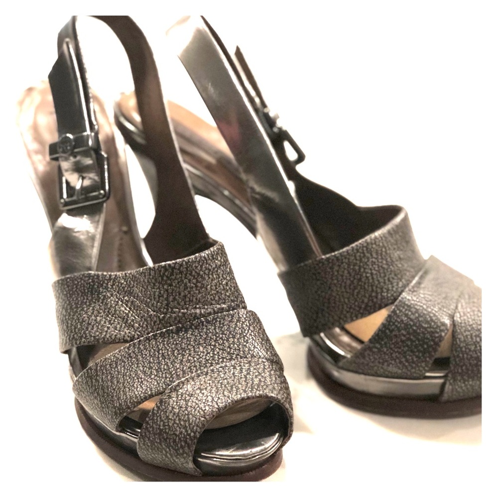 BCBGMAXARIA size 9 (Fits 8.5)Pewter Platform Heels
